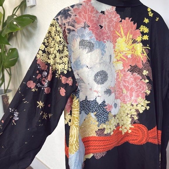 ✅SOLD✅💮🪷Silk Dries Van Noten side tie jacket robe floral print small - Picture 10 of 17